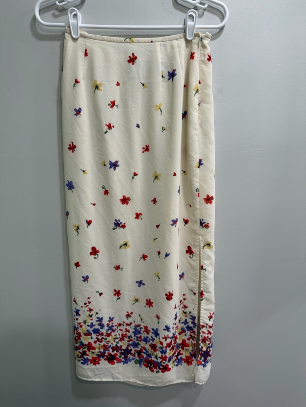 Kasper Cream Floral Midi Skirt with Red, Blue & Yellow Accents
